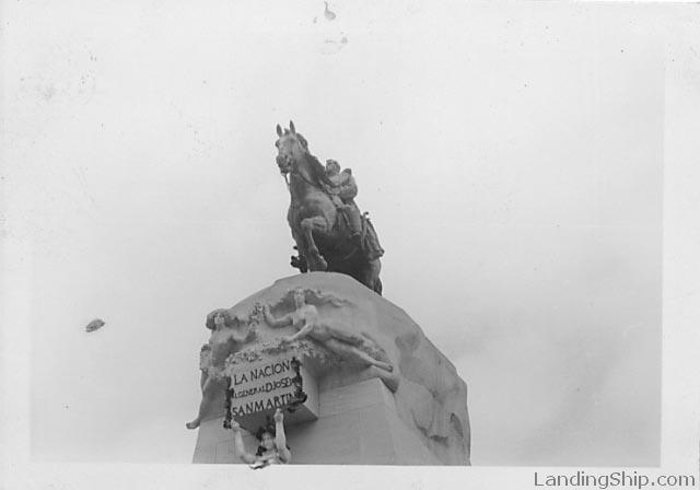 San_Martin_Statue.jpg