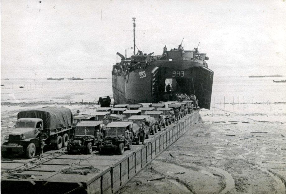 LST-993-Tarakan.jpg